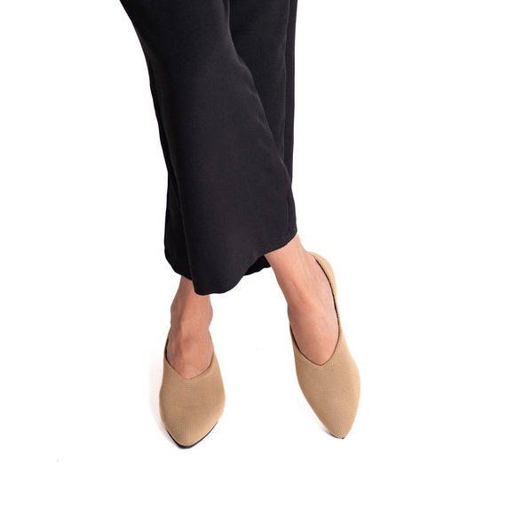 WAPS Women Camel Mustard Yellow Slip-On Flats, Cushioned Lightweight Flats,Size9 - Picture 2 of 11